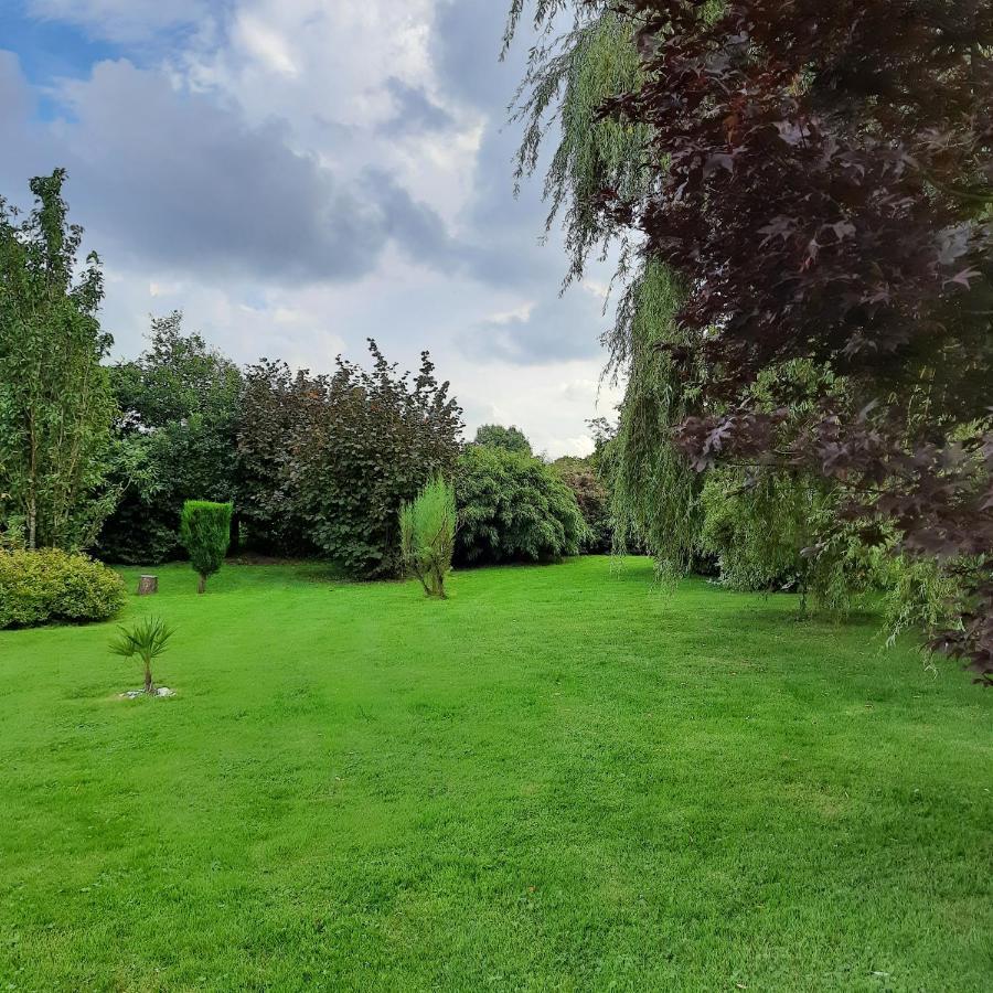 Un Petit Coin De Paradis Clairfontaine Exteriér fotografie